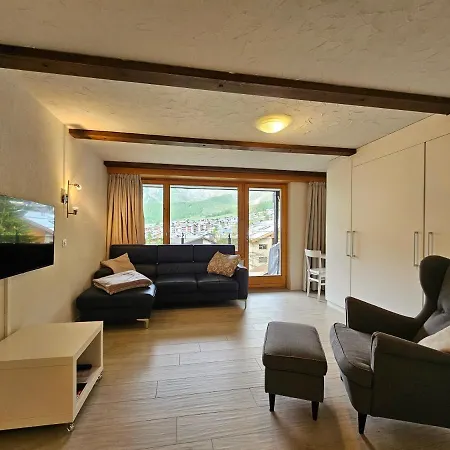Alpengarten 1. Og Apartment